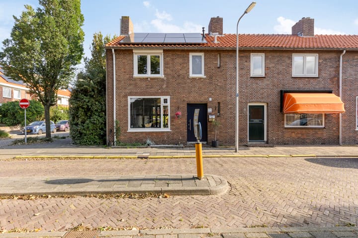 Meidoornstraat 1 in Monster foto