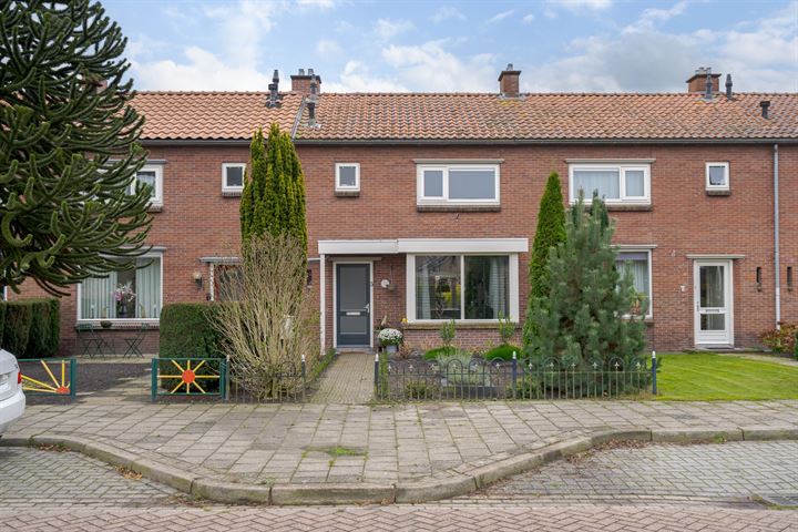 Meidoornstraat 5 in Lutten