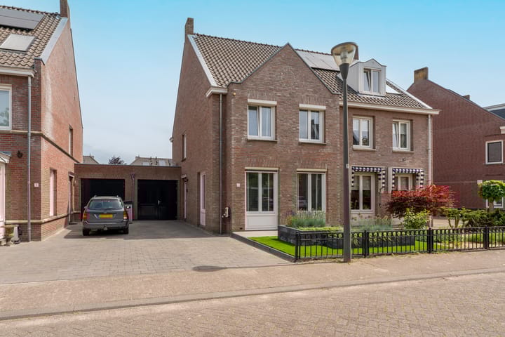 Meienvoort 11 in Helmond