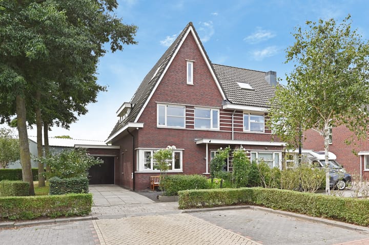 Meikeverstraat 11 in Berkel en Rodenrijs