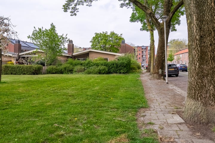 Meindert Hobbemastraat 21 in Almelo
