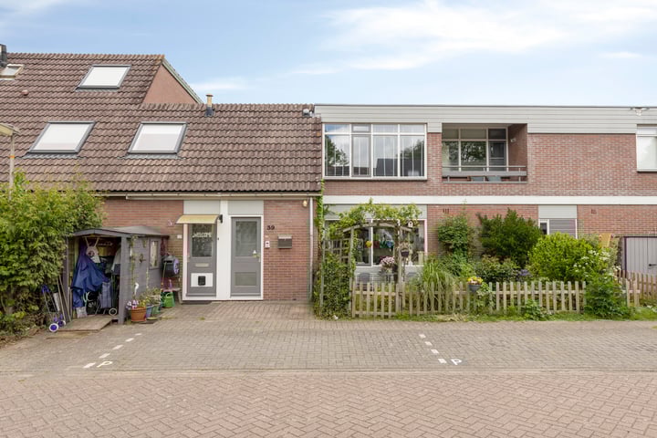 Melkkruid 39 in Purmerend