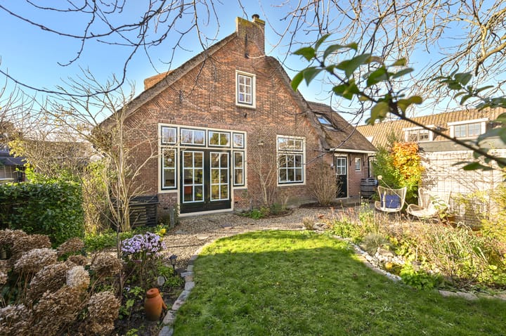 Melkweg 19 in Huizen foto