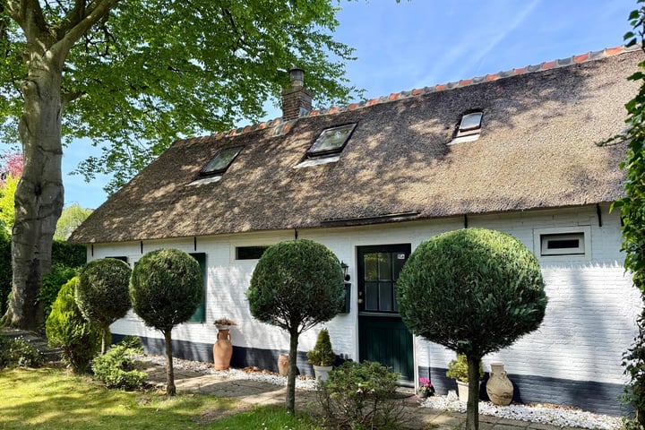 Photo of property Melkweg 28, Laren