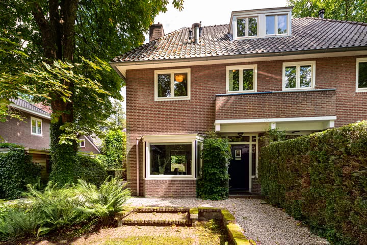 Melvill van Carnbeelaan 25 in Driebergen-Rijsenburg