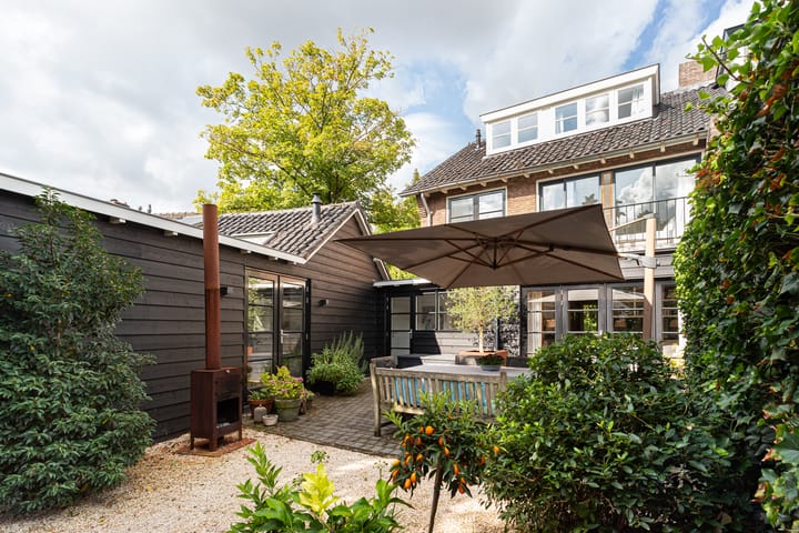 Photo of property Mendes da Costalaan 6, Laren