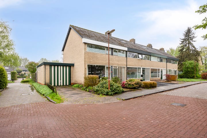 Menninge 122 in Oosterwolde