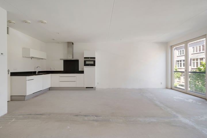 Photo of property Menno van Coehoornstraat 15, Breda