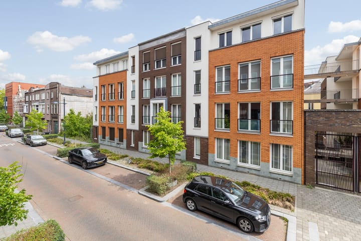 Menno van Coehoornstraat 2-B8 in Breda