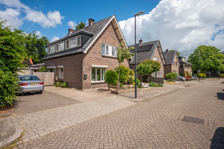 Mercuriuslaan 8 in Apeldoorn