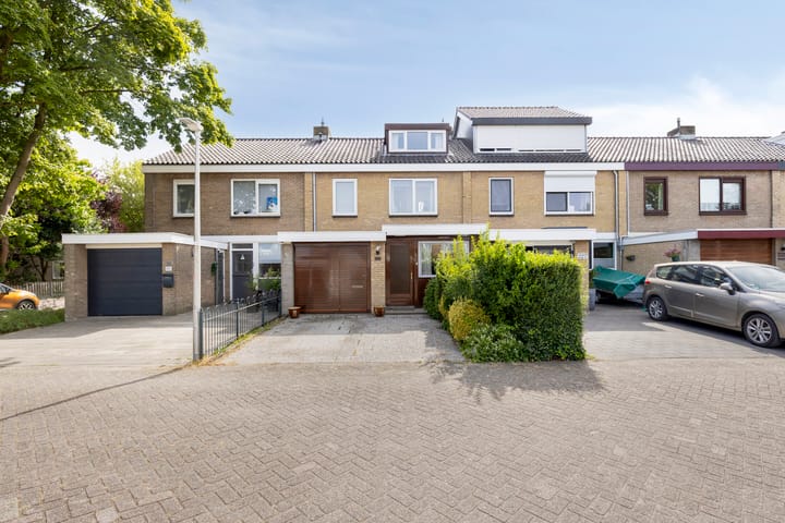Merelhoven 225 in Capelle aan den IJssel
