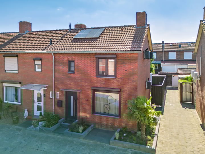 Merelstraat 17 in Tegelen photo
