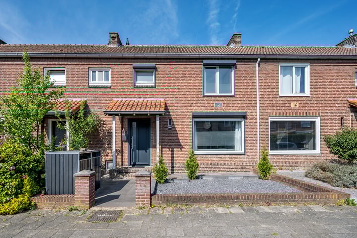 Photo of property Merelstraat 8, Tegelen