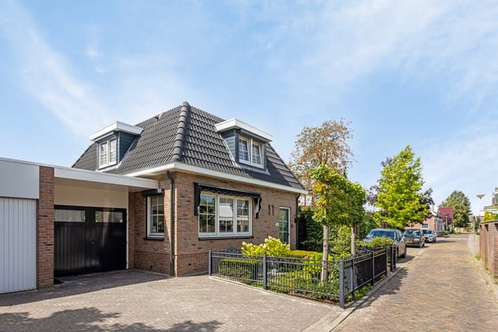 Merelweg 1 in Hengelo foto