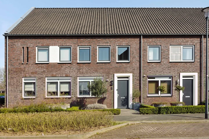 Merensteinplein 8 in Beek en Donk