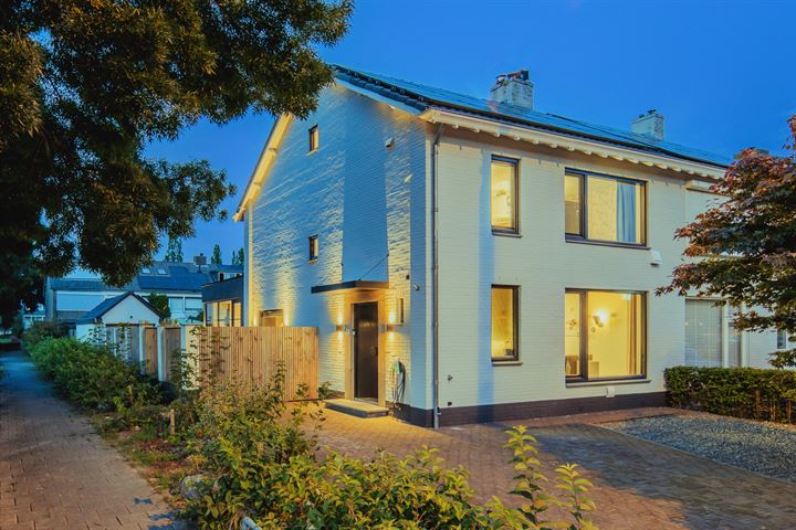 Photo of property Merwedelaan 2, 's-Hertogenbosch