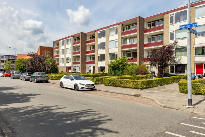 Photo of property Meteoorstraat 29, Groningen