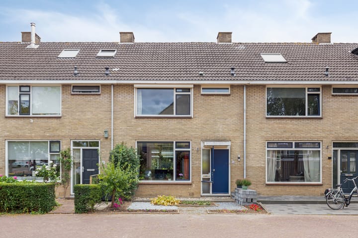 Photo of property Mevr. Traas-de Jagerstraat 5, Oud-Beijerland