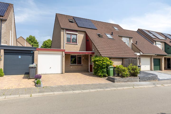 Mezenveld 135 in Emmen