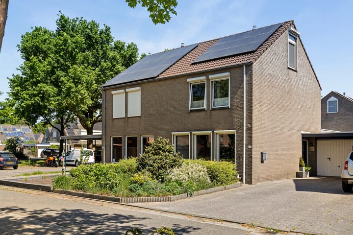 Mezenveld 152 in Emmen