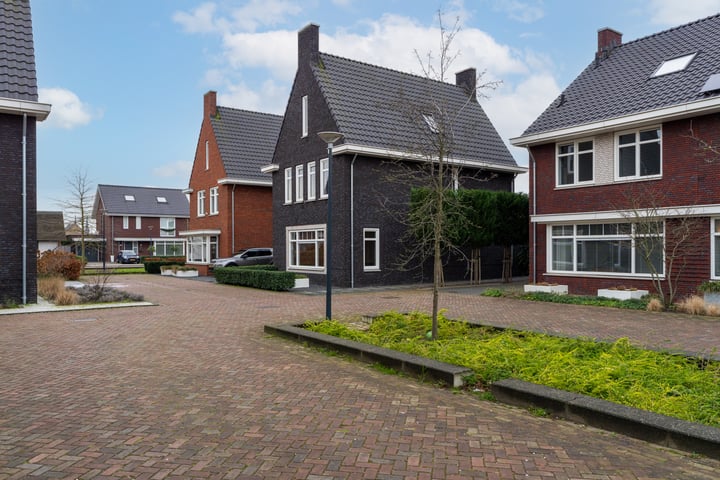 Mgr. Bekkersstraat 2b in Waalwijk