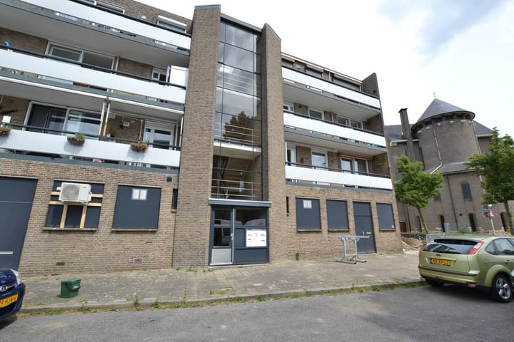 Mgr. Feronstraat 10 in Heerlen foto