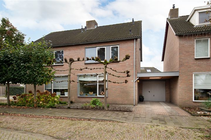 Mgr Nolensstraat 55 in Hoogerheide