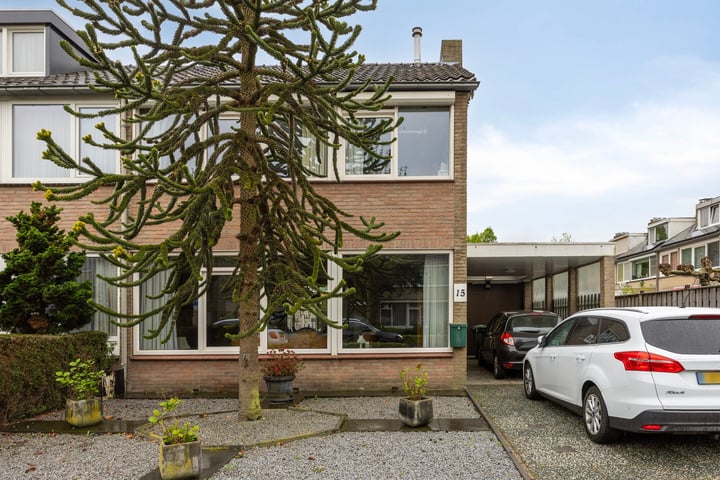 Photo of property Michiel de Ruijterstraat 15, Best
