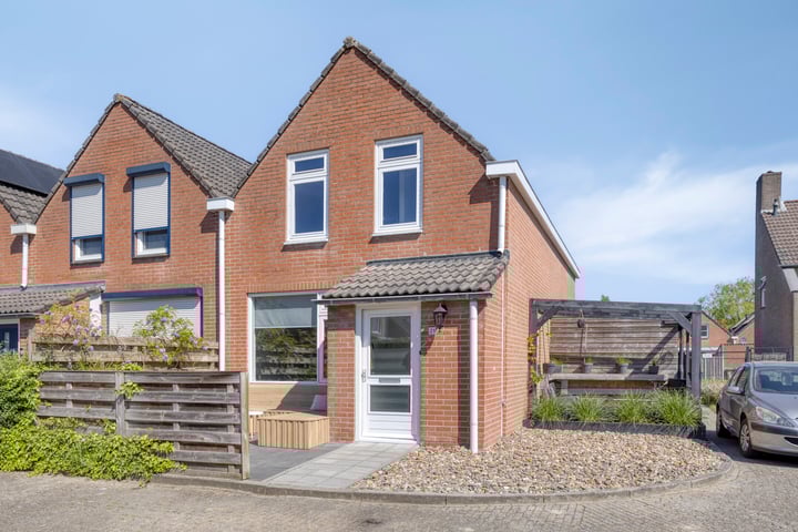 Photo of property Michiel de Ruijterstraat 21, Kloosterzande