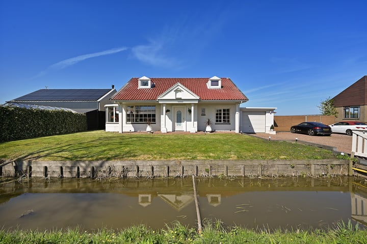 Middel Broekweg 83 in Honselersdijk