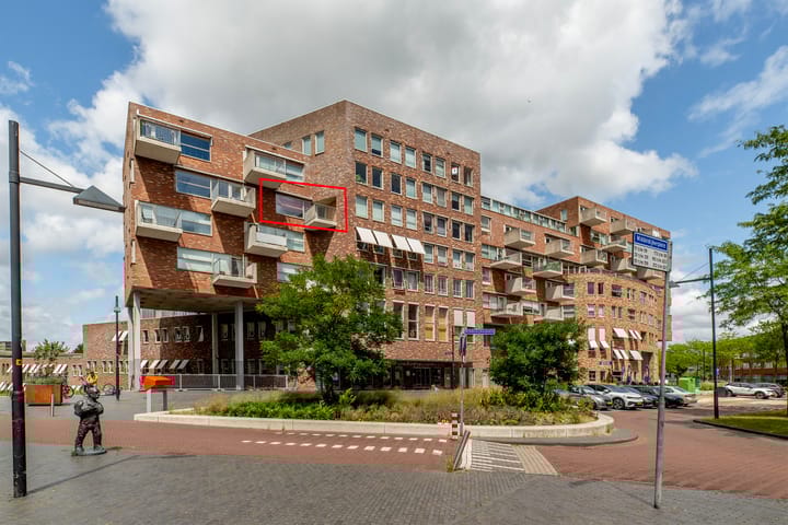 Middeldijkerplein 102 in Barendrecht