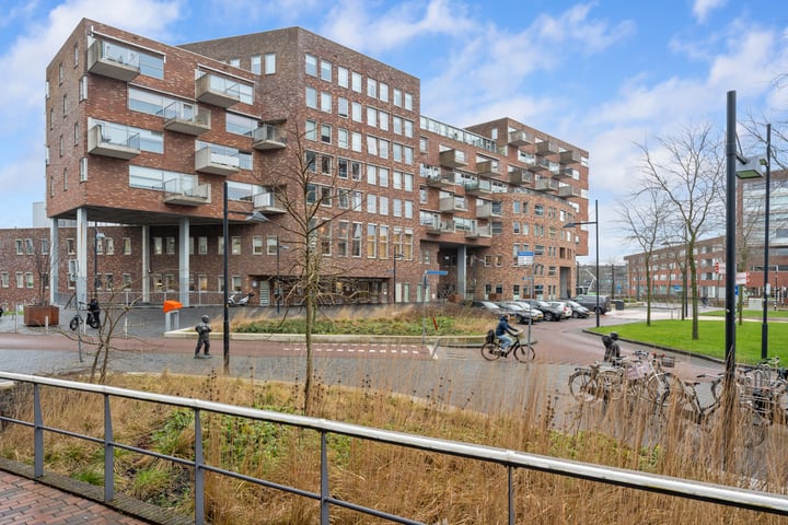 Middeldijkerplein 104 in Barendrecht