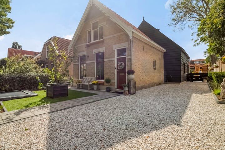 Middeldoel 16 in Nieuw-Beijerland