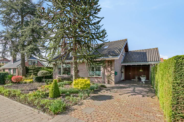 Photo of property Middeldoel 6, Nieuw-Beijerland