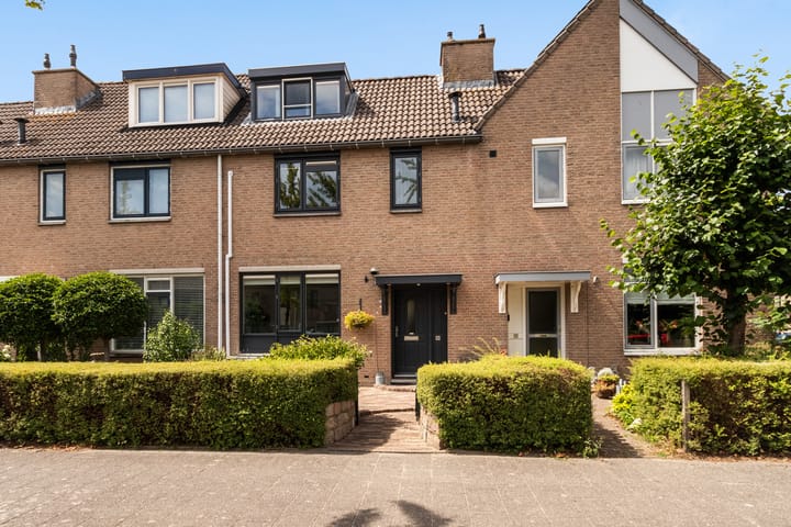 Middelgronden 21 in Huizen