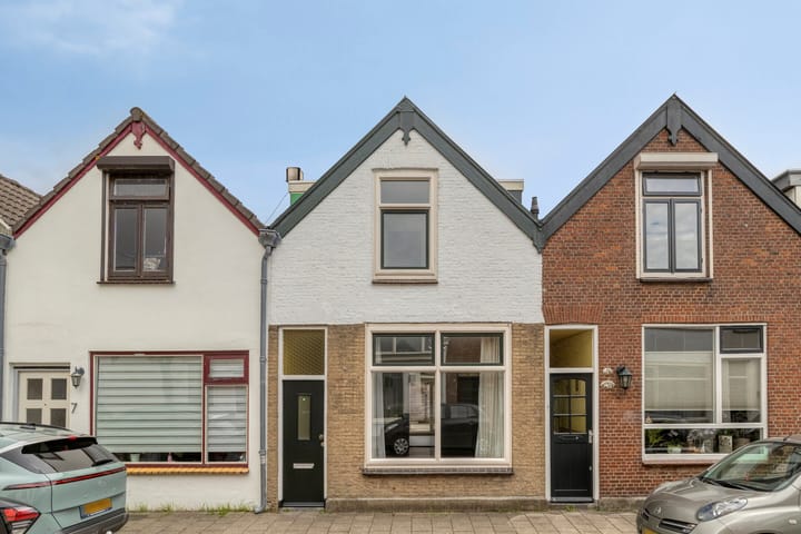 Middelharnissestraat 9 in Schiedam