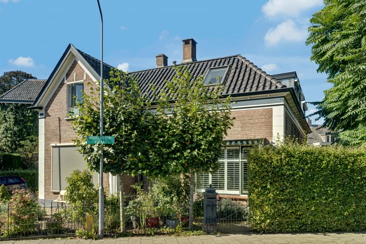 Middelhovenstraat 3 in Dieren