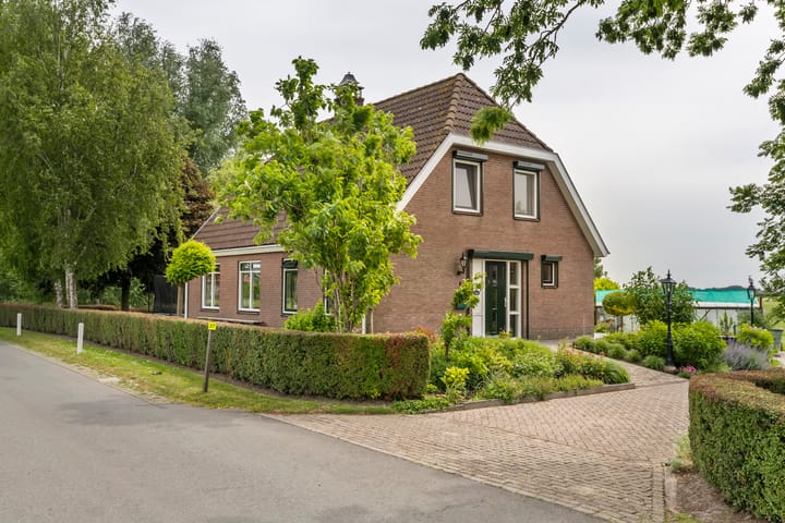 Middelkoop 37 in Leerbroek