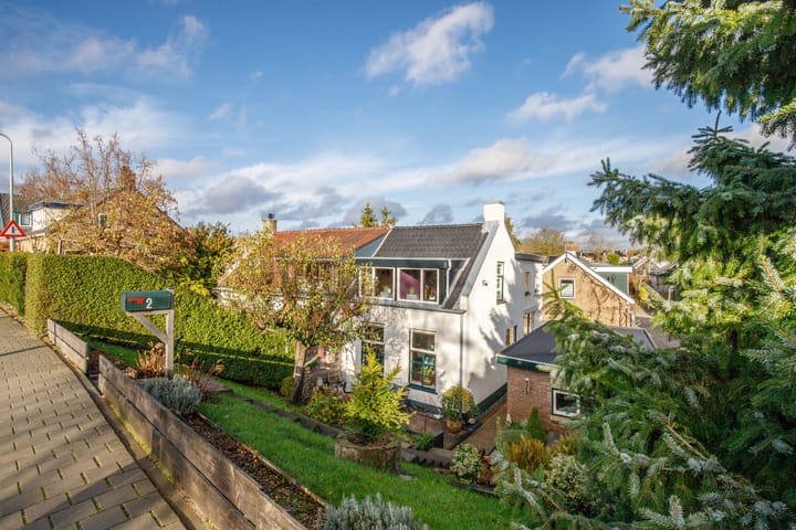 Photo of property Middelland 2, Krimpen aan de Lek