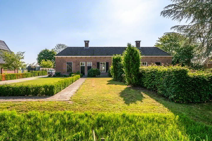 Middendijk 48 in Nijbroek