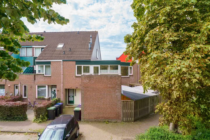 Middenhof 213 in Almere
