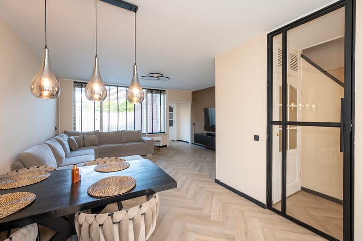 Middenhof 236 in Almere Foto