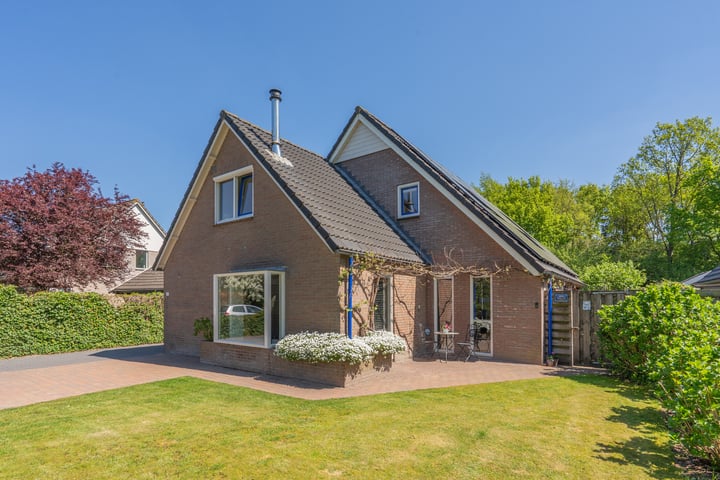 Photo of property Middenstraat 6, Zeijen