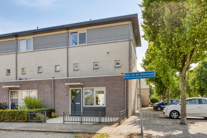 Mies van der Rohestraat 2 in Dongen