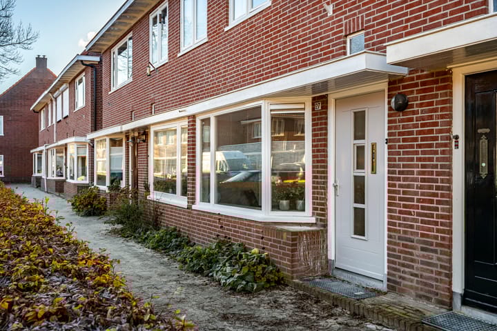 Minister De Visserstraat 27 in Enschede