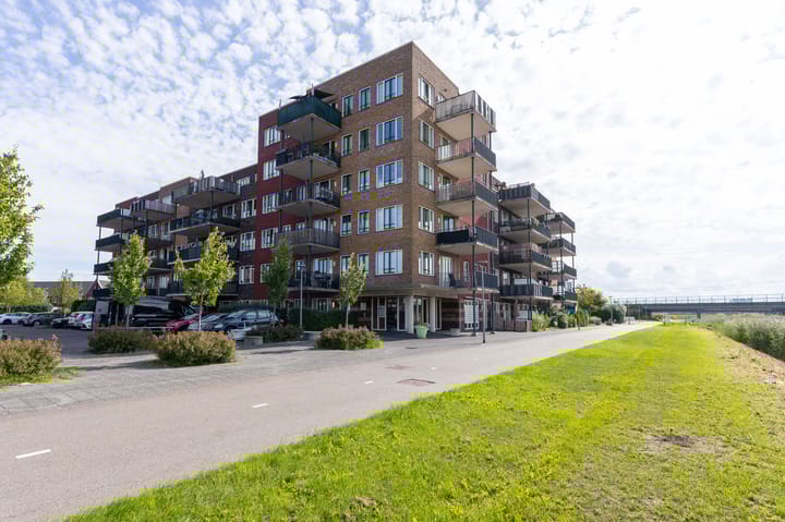 Mitrastraat 106 in Almere