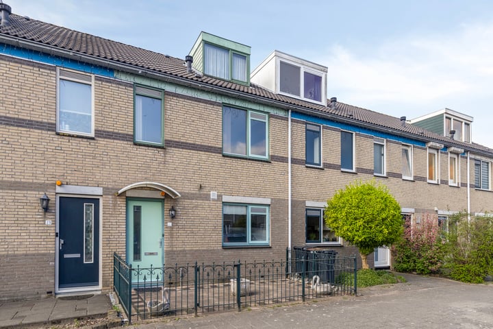 Moeder Teresastraat 25 in Purmerend