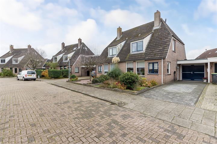 Moeraslanden 6 in Steenwijk