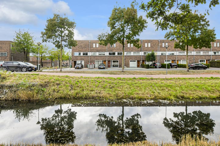 Moeraszegge 35 in Breda