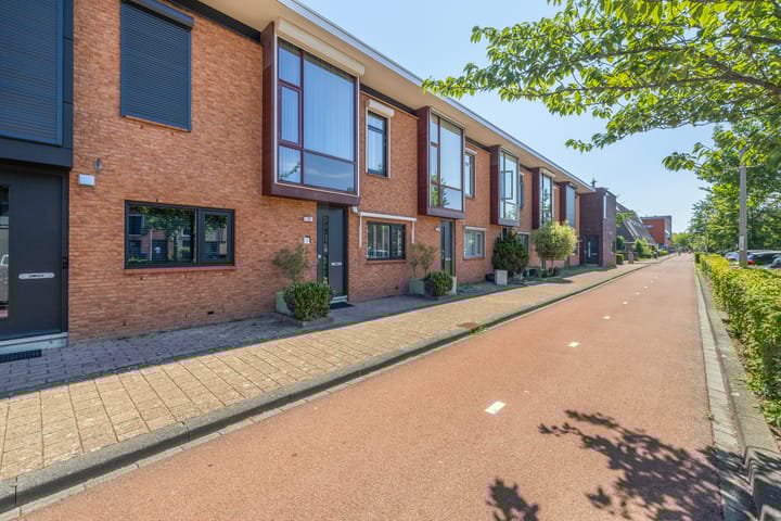 Moerbeigaarde 11 in Hendrik-Ido-Ambacht